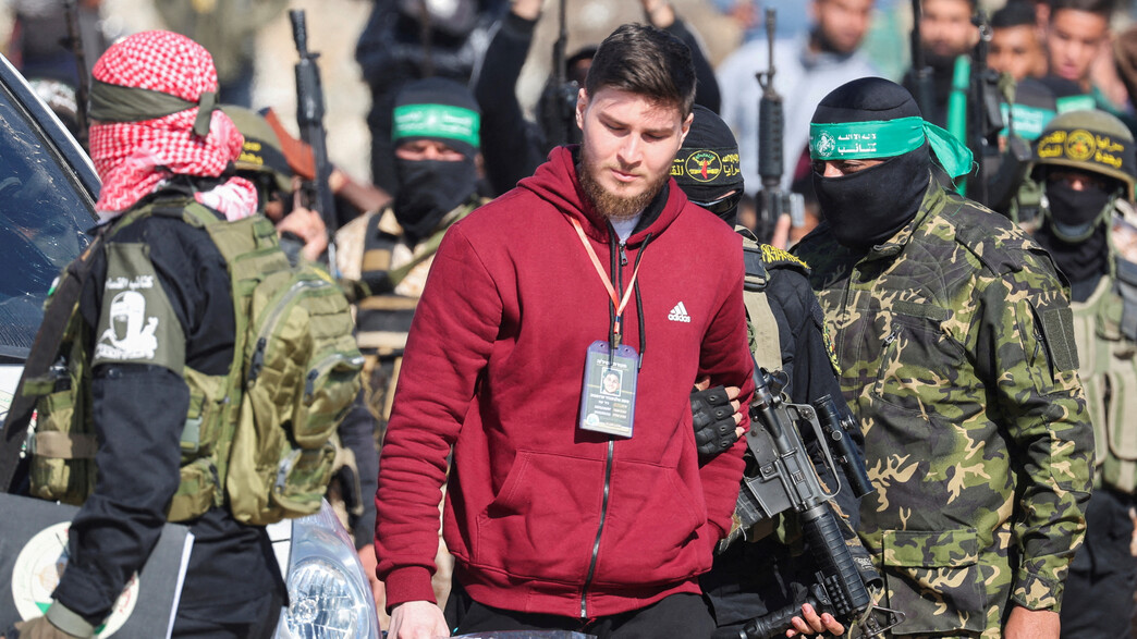 סשה טרופונוב חשף שעבר הטרדה מינית בשבי: 