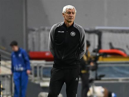 מגמדוב נשאר עם המחמאות מנגד (ברני ארדוב)