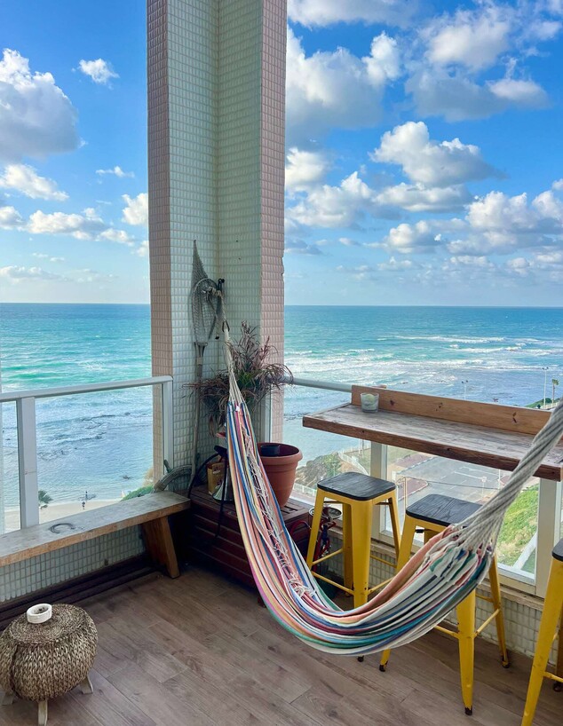 גל ומודי מרפסת של מודי גל ומודי מרפסת של מודי