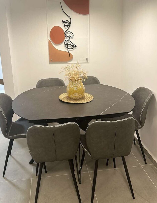 גל ומודי פינה בסלון אצל גל גל ומודי פינה בסלון אצל גל