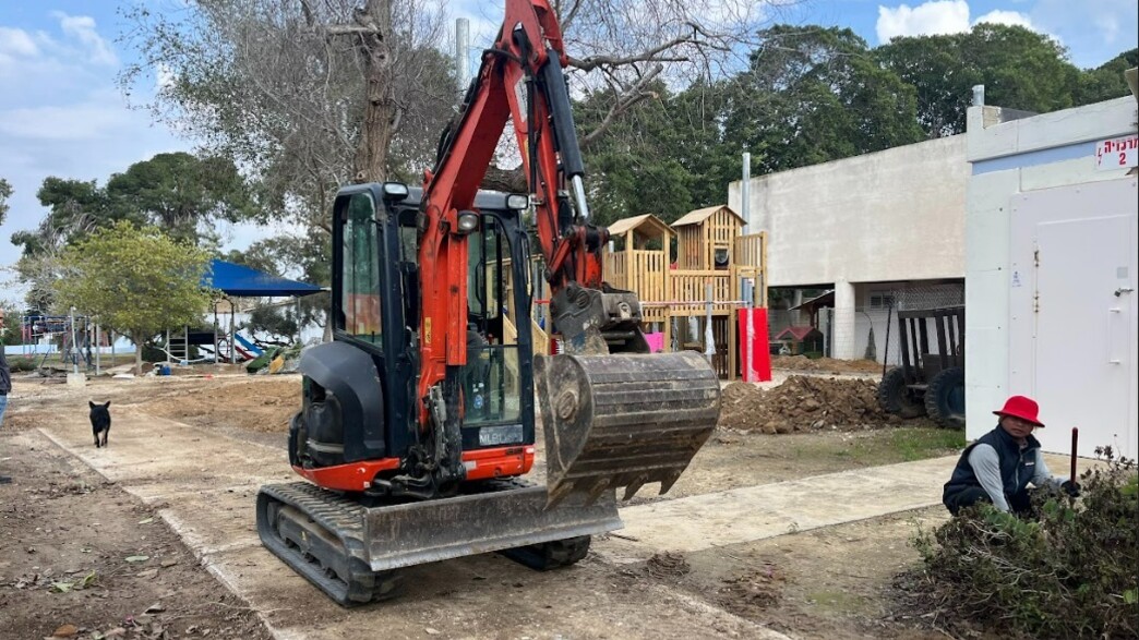 עבודות בנייה ושיקום פיזי בקיבוץ נירים עבודות בנייה ושיקום פיזי בקיבוץ נירים