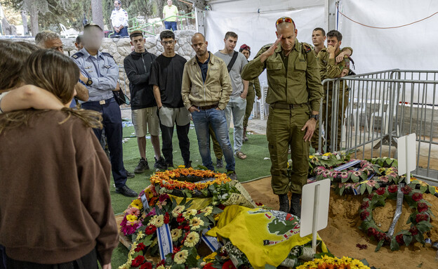 אילן, אביו של עברי דיקשטיין ז