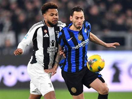 יובה מביטה לעבר ליגת האלופות (GETTY)