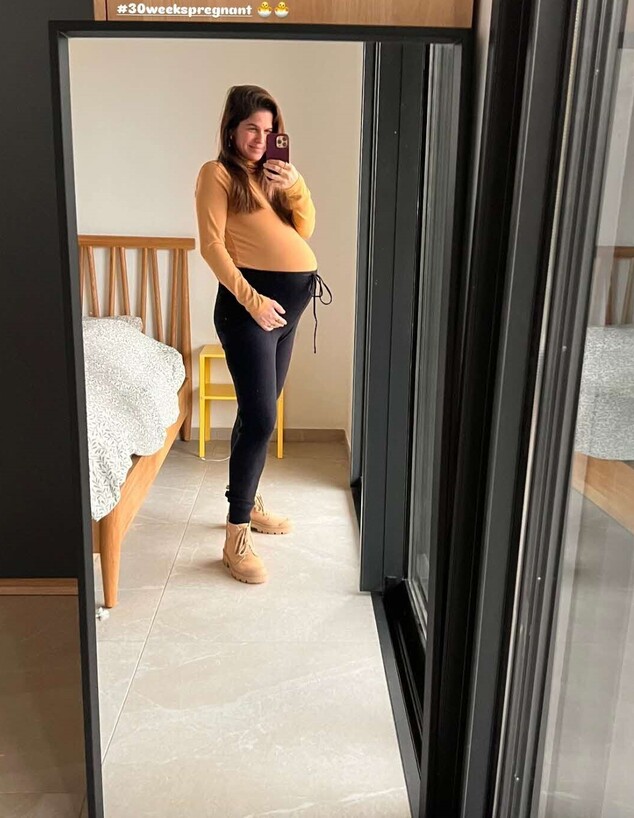 דנית ליבנת בחדר השינה דנית ליבנת בחדר השינה