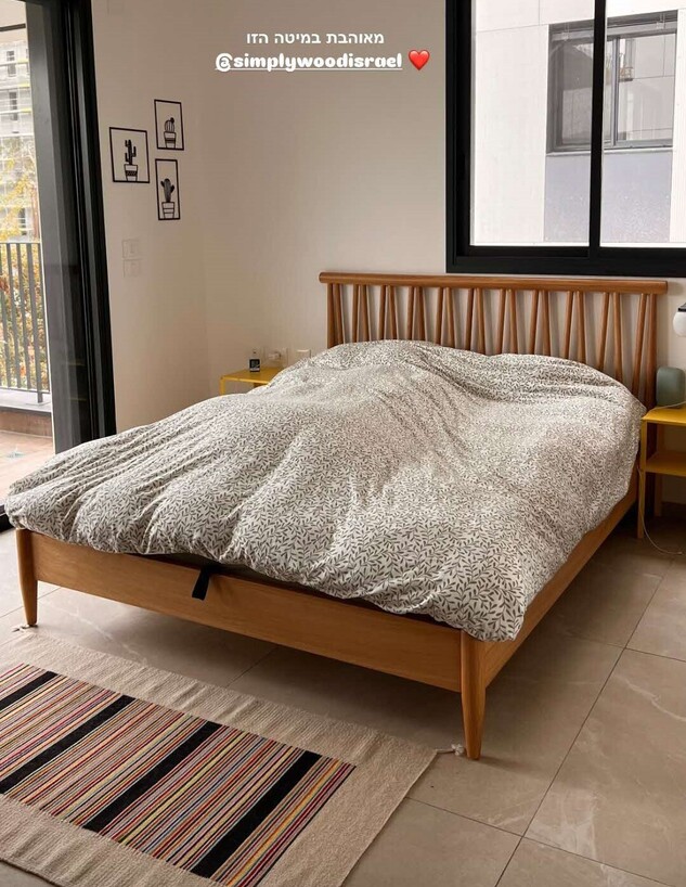 דנית ליבנת בחדר השינה דנית ליבנת בחדר השינה