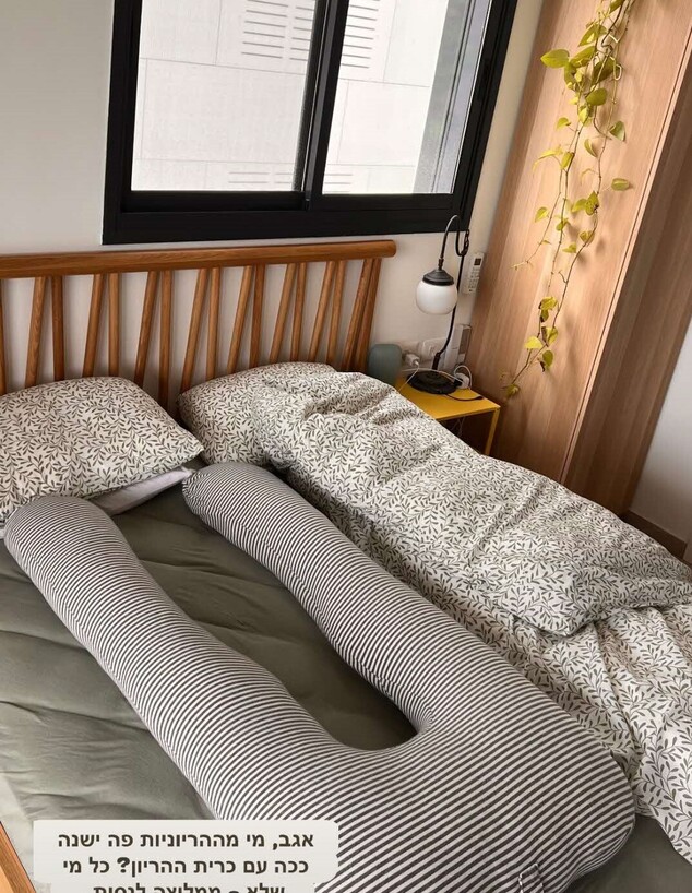 דנית ליבנת בחדר השינה דנית ליבנת בחדר השינה