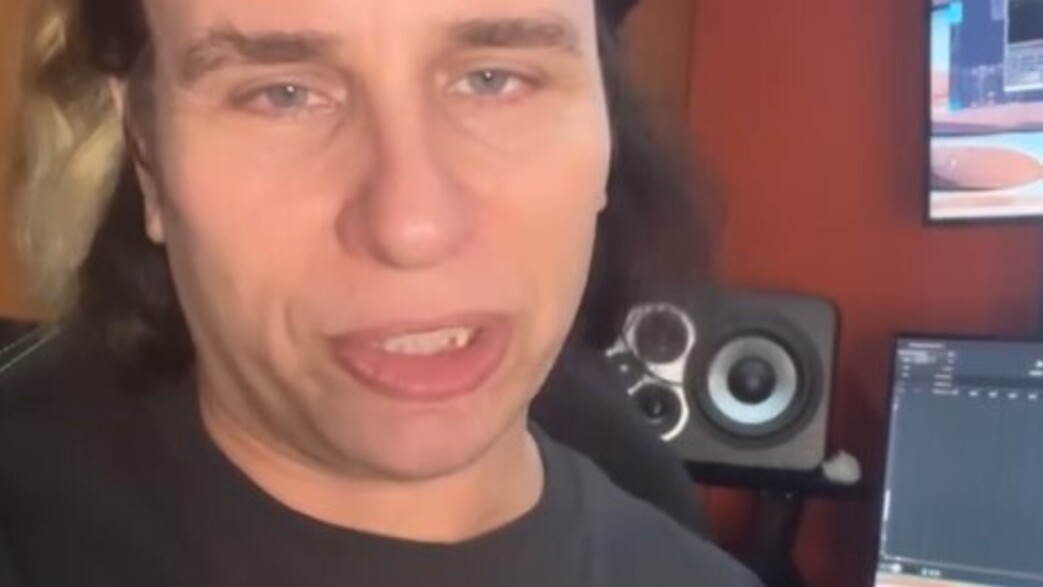 סקאזי: "הלב שלי לא נותן לי לעשות מסיבה ביום המטורף הזה"