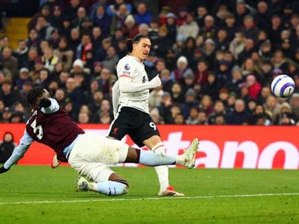 החטאה מסמרת שיער. נונייס (GETTY)