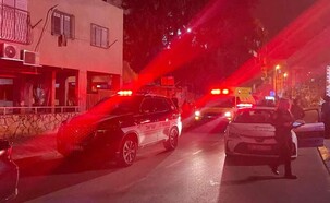 זירת הדקירה בבני ברק (צילום: מד"א )