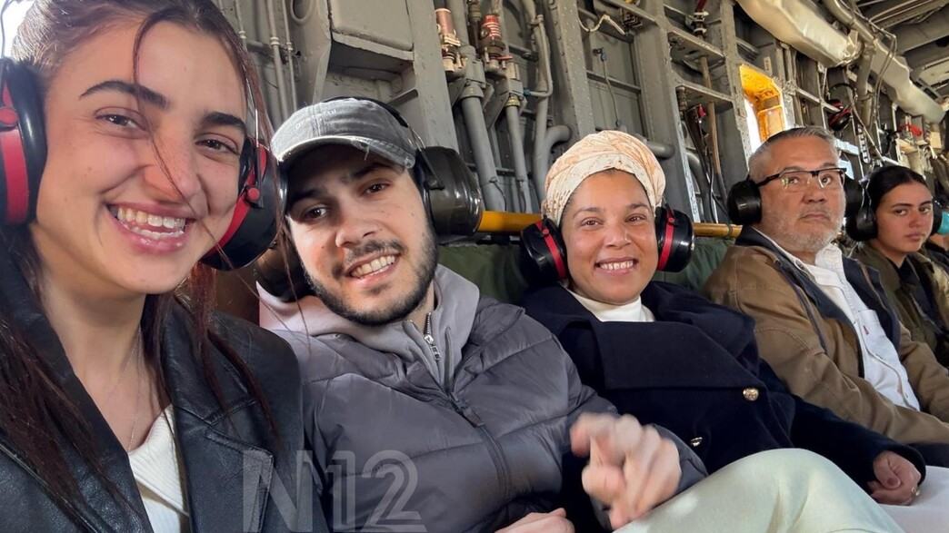 זיו עבוד ואליה כהן במסוק לדרכם לבית החולים 