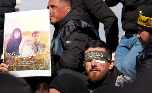 לווית חסן נסראללה והאשם ספי א-דין (צילום: Reuters)