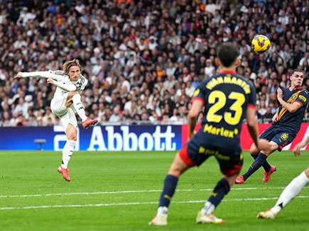 ריאל מדריד חזרה לנצח בליגה (Getty)