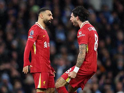 מוחמד סלאח ודומיניק סובוסלאי. ניצחו במו רגליהם את האלופה היוצאת (GETTY)