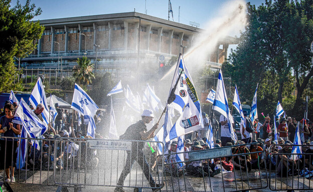 הפגנה מול כנסת ישראל (צילום: Photo by Eyal Warshavsky/SOPA Images/LightRocket via Getty Images)