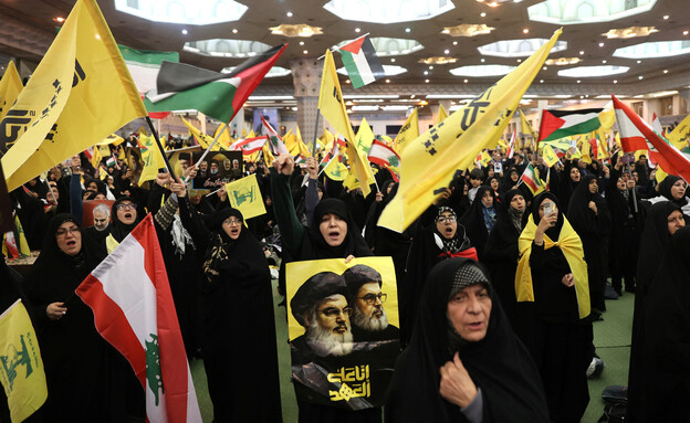 לווית חסן נסראללה והאשם ספי א-דין (צילום: Reuters)