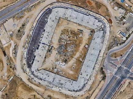 תצלום אוויר של בניית האצטדיון (מערכת מידע גיאוגרפית עיריית אשדוד)