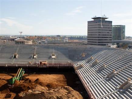 מבט על היציע הדרומי והמזרחי (רן ענפי)