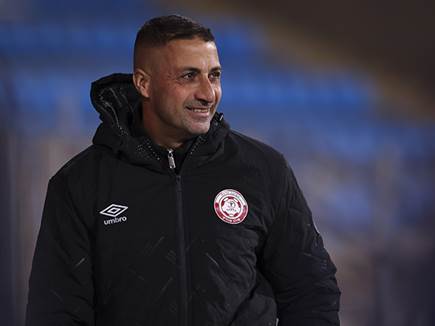 קוסטיקה השיג ניצחון ראשון (מאור אלקסלסי)