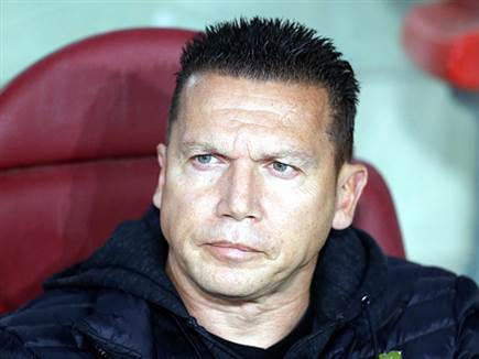 “גם לפפ יש ימים רעים“. בכר (אלן שיבר)