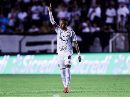 ניימאר שוב בסנטוס (צילום: ספורט 5)