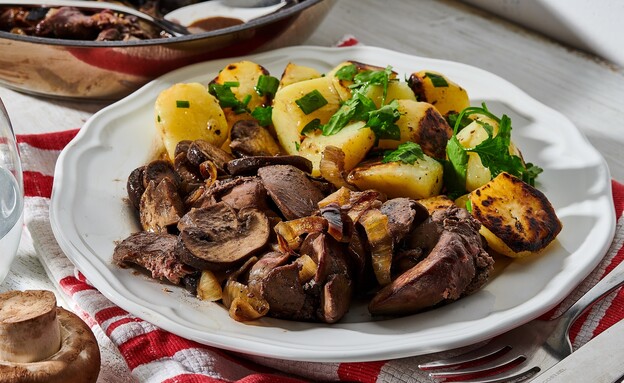 כבד עוף עם פטריות ובצל. ה-מתכון