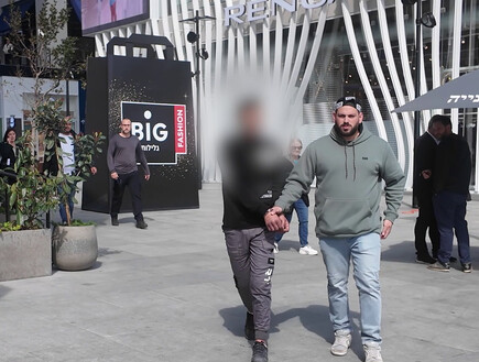 עובד בקניון ביצע מעשה מגונה בבת 15: "נגע לי בישבן"