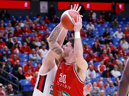 עם ניצחון שלישי ברציפות (אלן שיבר)