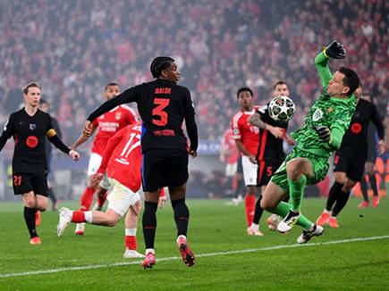 ושצ`נסני הפתיע עם יום גדול בין הקורות (Getty)