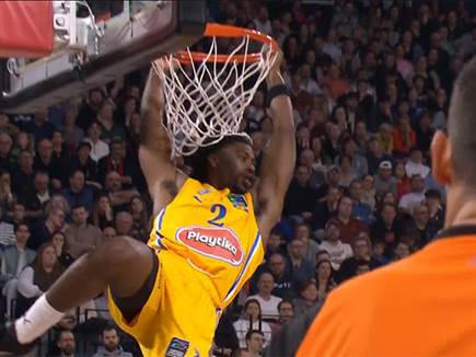 קלארק רשם עוד משחק גדול בצהוב