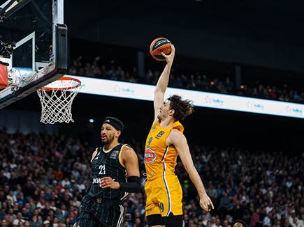 והצהובים השיגו רצף ניצחונות ראשון העונה ביורוליג (Euroleague Basketball via Getty)