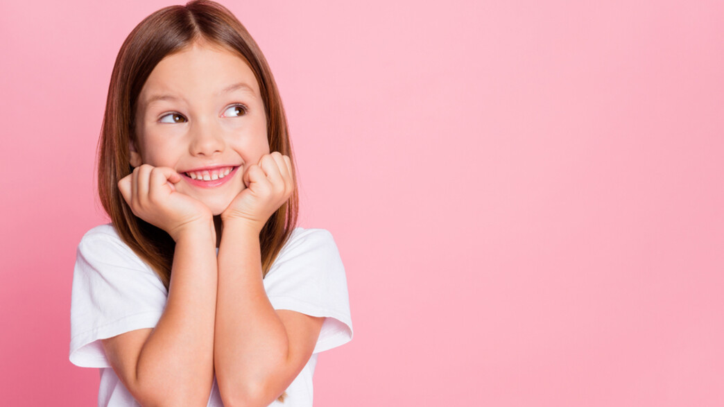 ילדה חושבת חידון 