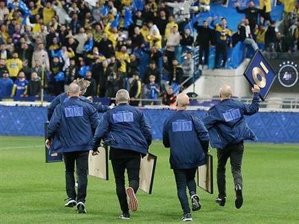 וגם מהקהל הצהוב (צילום: אלן שיבר)