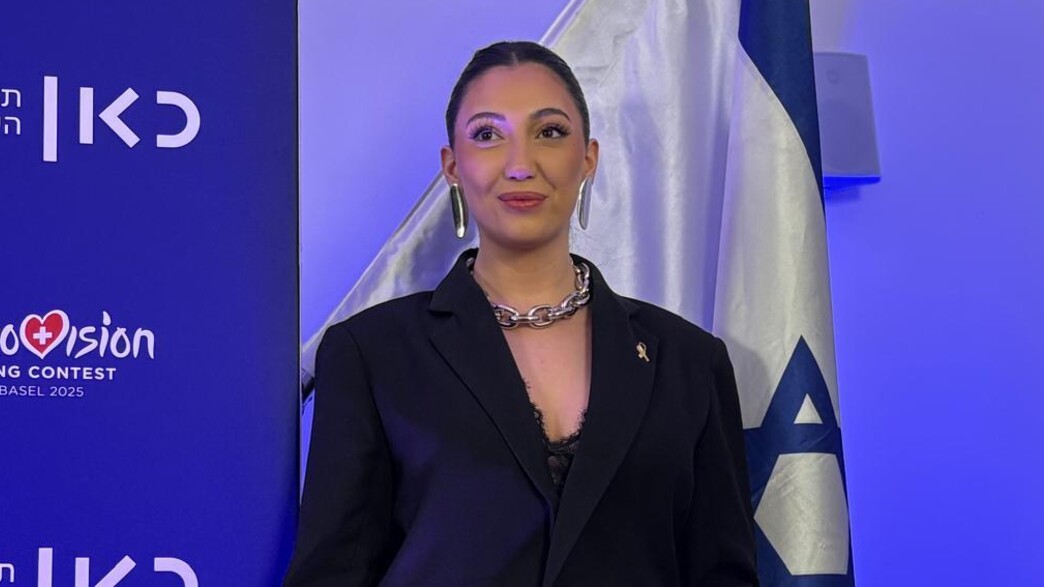 יובל רפאל במסיבת העיתונאים לקראת האירוויזיון