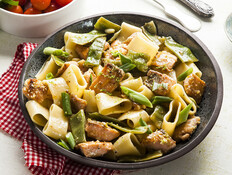 פסטה עם סלמון  (צילום: אפיק גבאי, mako אוכל)