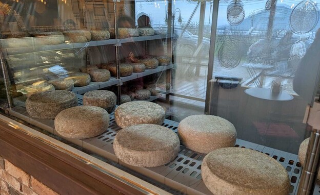 גבינות בגרינלי גבינות בגרינלי