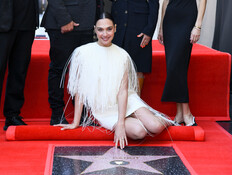 "היא שחקנית גרועה, עושה נורמליזציה לישראל"