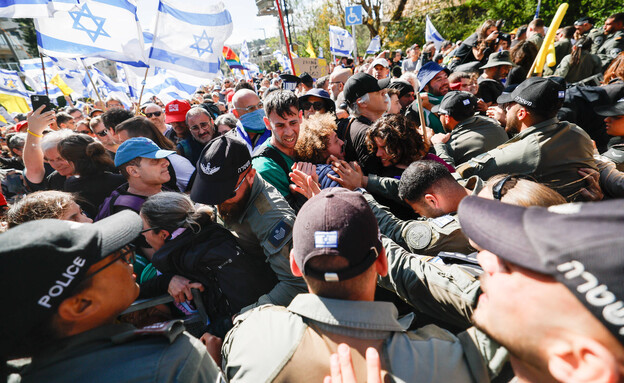 מחאות בירושלים בעקבות פיטורי ראש השב"כ (צילום: חיים גולדברג, פלאש 90)