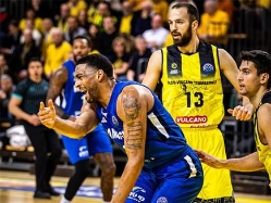 (FIBA) (צילום: ספורט 5)