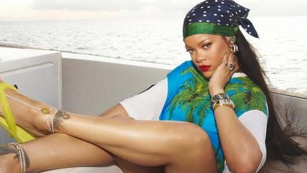 ריהאנה בכפכפים ריהאנה בכפכפים