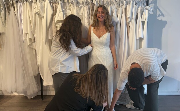 השמלה של טל סולומון לזכר אחותה הילי שנרצחה בנובה (צילום: באדיבות המשפחה)