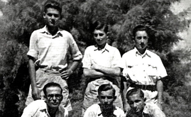 יעקב רוטמן עם חבריו מהתיכון (צילום: באדיבות המשפחה)