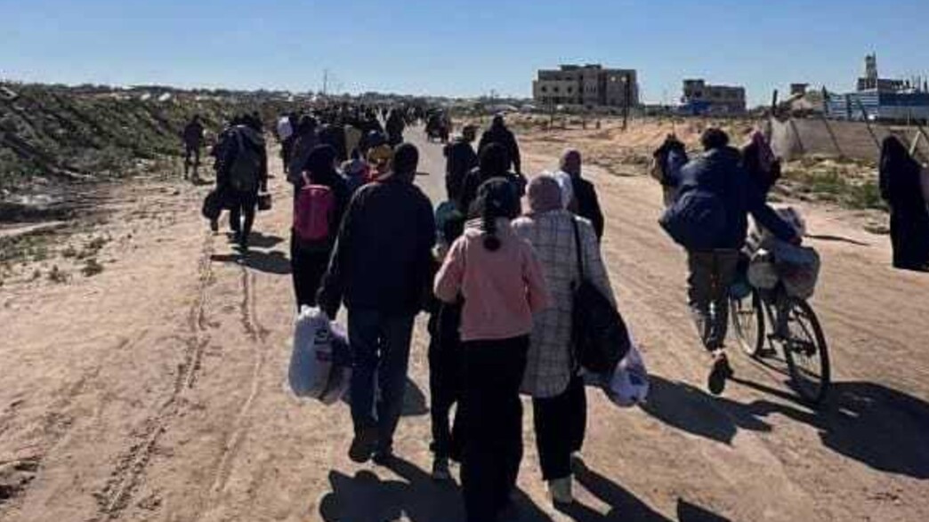 אלפי תושבי תל סולטן נמלטו ברגל לעבר אזור מאוסי
