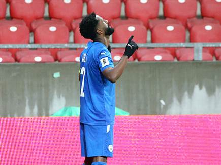 וקיבלה שער ניצחון מאלי דסה (צילום: אודי ציטיאט)