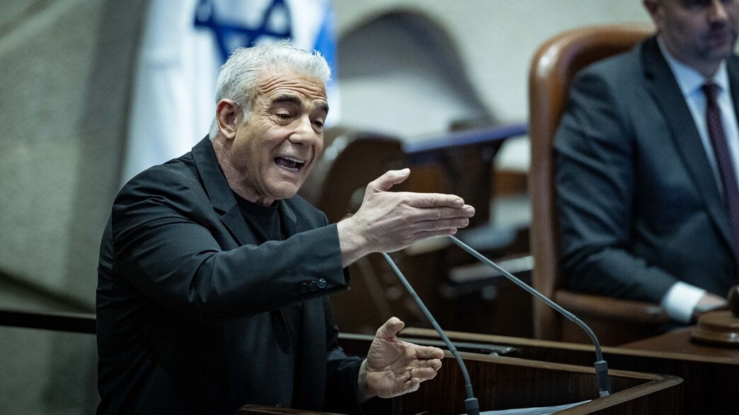 יאיר לפיד במליאת הכנסת יאיר לפיד במליאת הכנסת