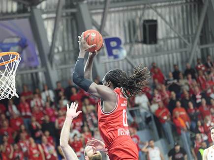 מוטלי בהופעה ענקית (הפועל “שלמה“ תל אביב)