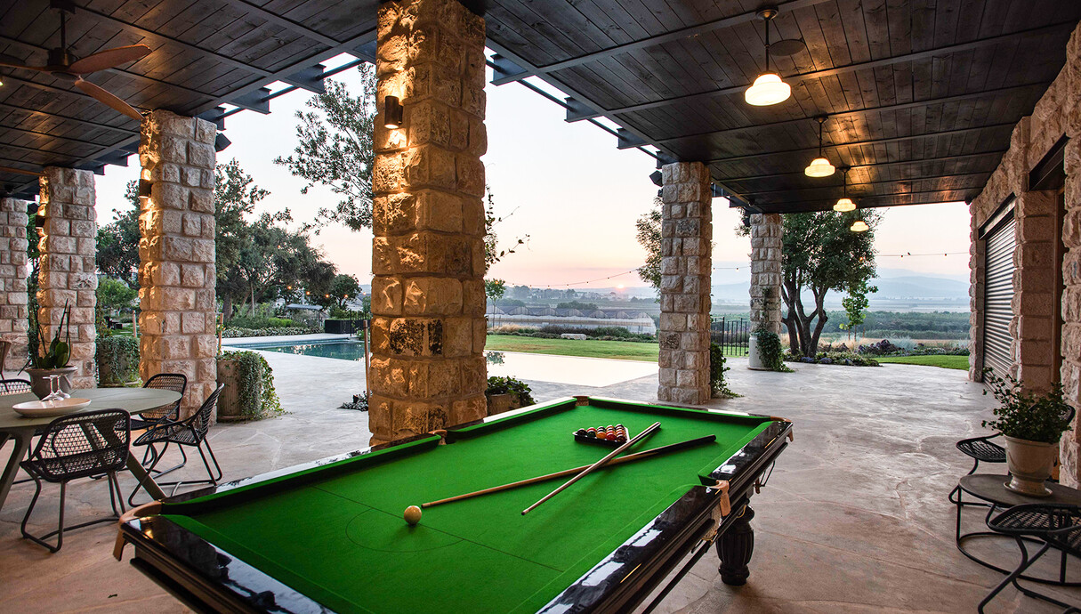 נחלת בכור, אדריכלית גליה בר-און