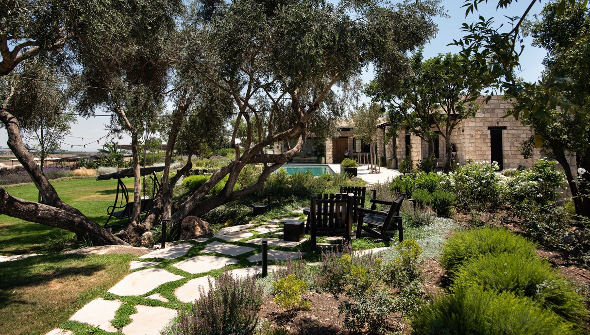 נחלת בכור, אדריכלית גליה בר-און