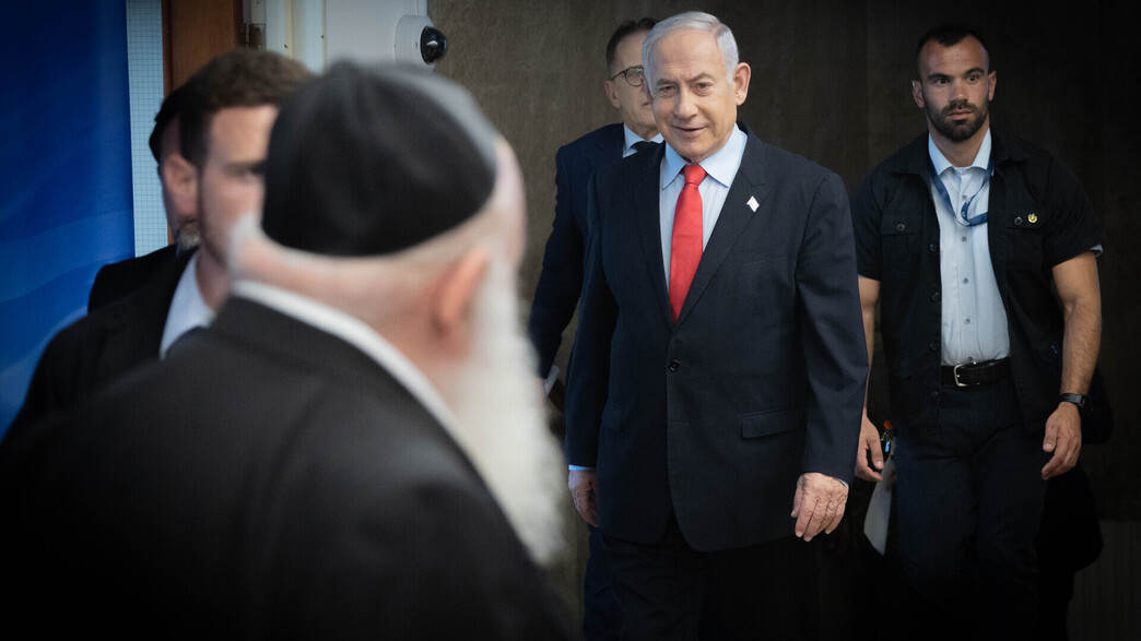 נתניהו וגולדקנופף בדרך לישיבת ממשלה נתניהו וגולדקנופף בדרך לישיבת ממשלה