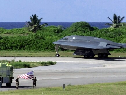 מתקפה במרחק 4,000 ק"מ: איראן שיגרה טילים לבסיס המבודד