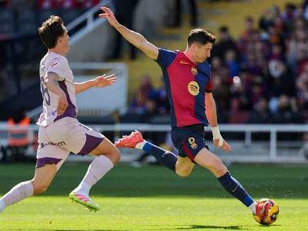 הפער גדל לשלוש נקודות בחזרה (GETTY)